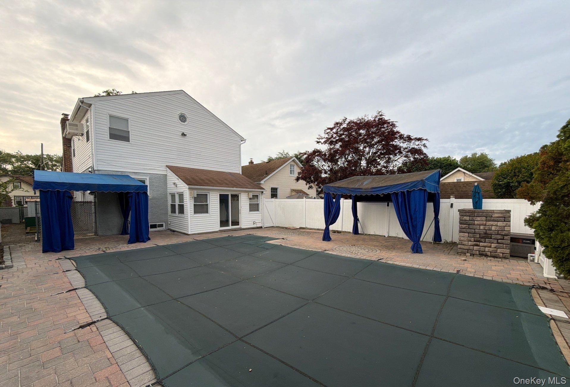 255 Rolling Street