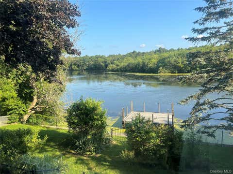 Homes For Rent - 1375 W Main Street<br/> Suffolk County, Riverhead, NY 11901