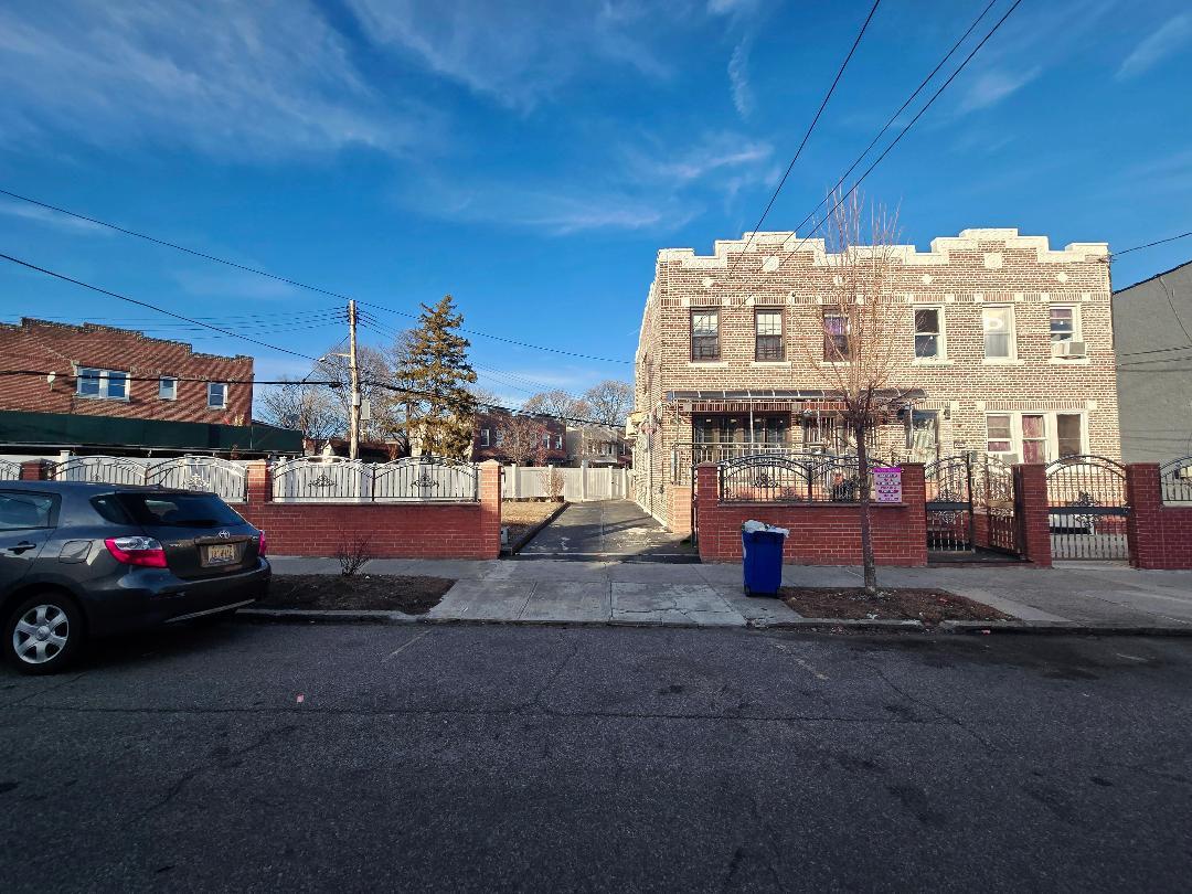 106th Road Rd, Jamaica, Queens, NY -  - 