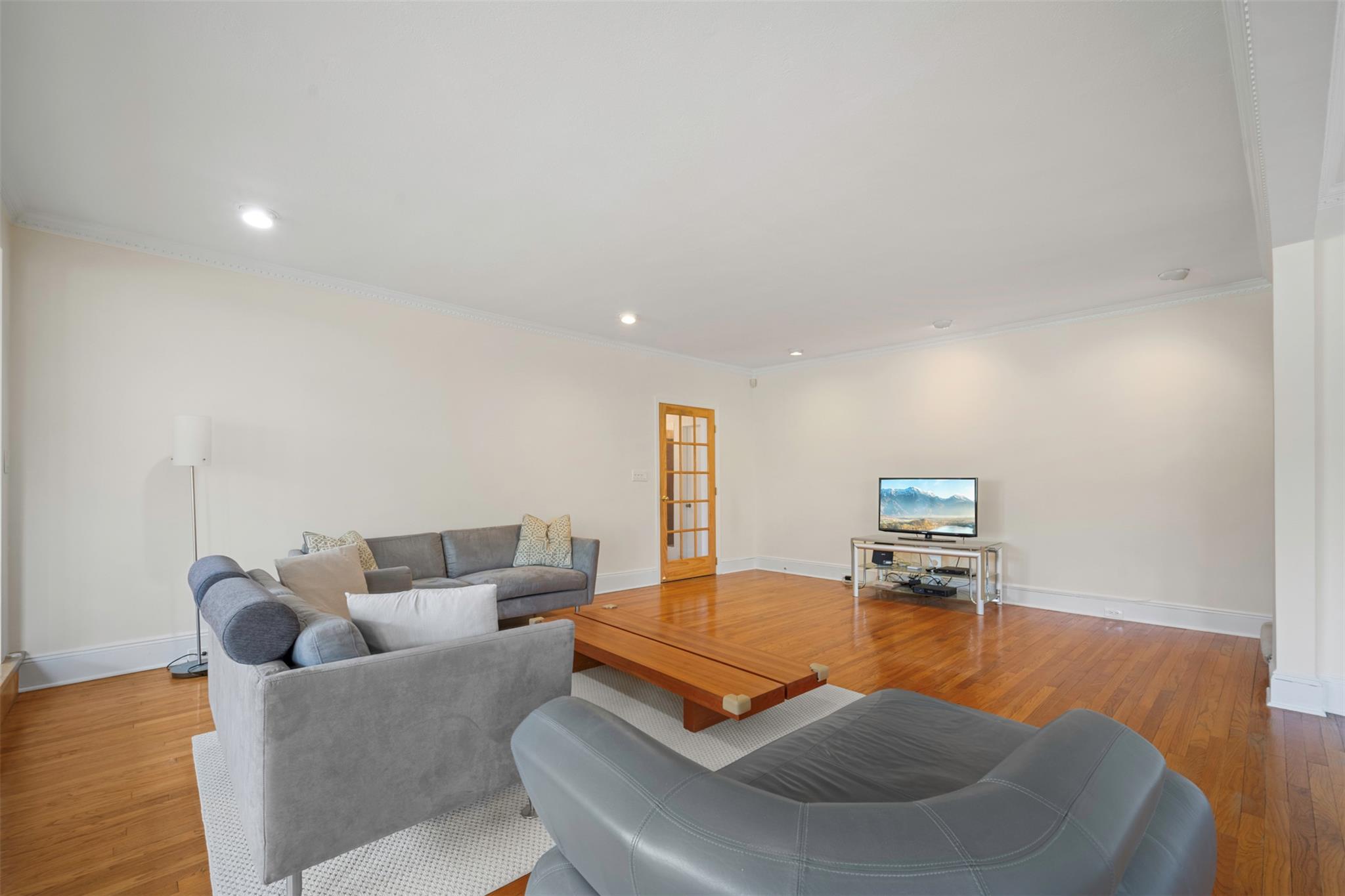 26 Windsor Road, Great Neck, New York image 10