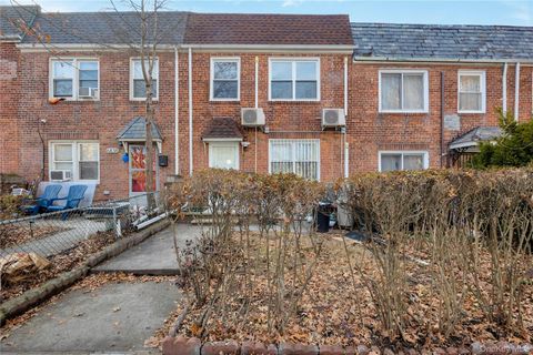 Photo of 68-36 Selfridge Street, Forest Hills, NY 11375 (MLS # 952046)