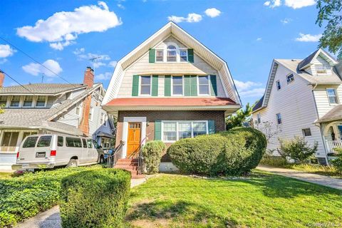 Photo of 86-09 104th Street, Richmond Hill North, NY 11418 (MLS # 928757)
