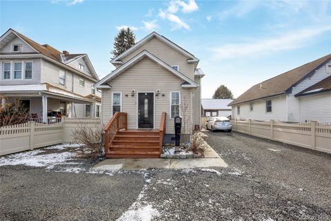 Homes For Sale - 59 Oak Street<br/> Amityville, NY 11701