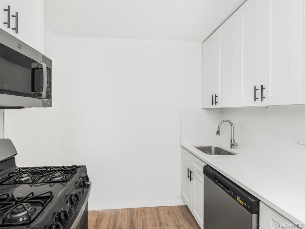 Photo of 3363 Sedgwick Avenue #4L, Bronx, NY 10463 (MLS # 964373)