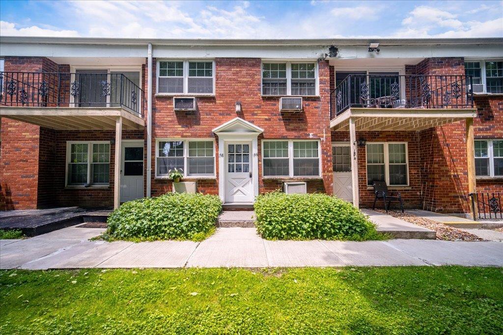 Colonial Road 158, Beacon, New York - 2 Bedrooms  
1 Bathrooms  
6 Rooms - 