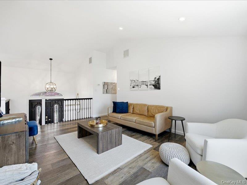 3894 Nancy Lane