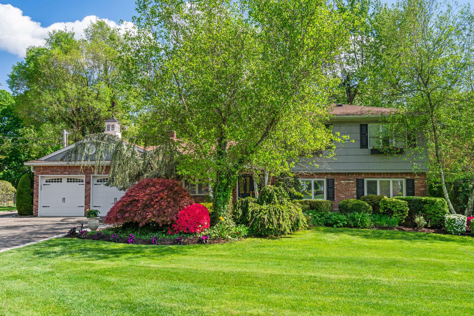 39 Bucknell Drive, Plainview, New York image 1