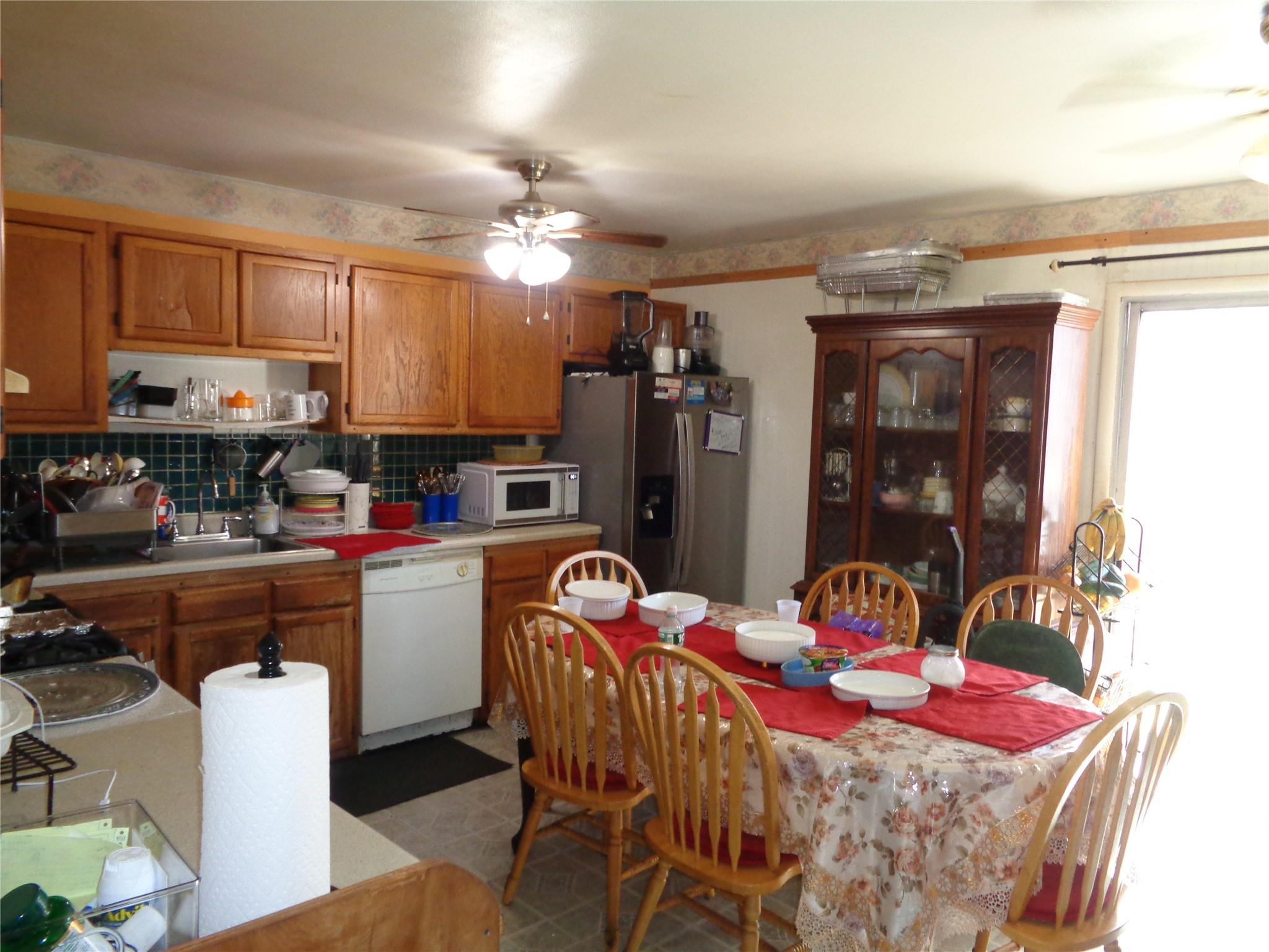 2740 South Road #D7, Poughkeepsie, New York image 4