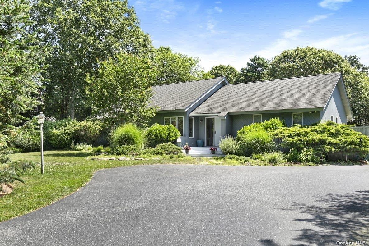 Jagger Lane, Westhampton, Hamptons, NY - 3 Bedrooms  
2 Bathrooms - 