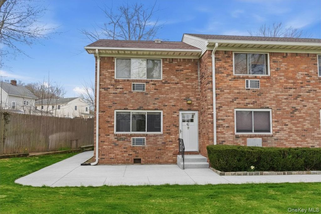 Photo of 105 Prime Avenue #G, Huntington, NY 11743 (MLS # 979919)