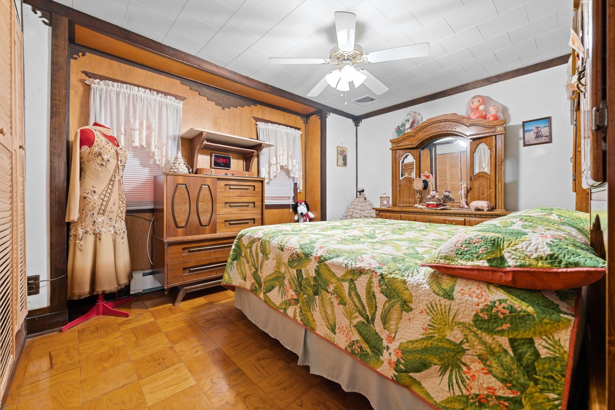 130th Street, Richmond Hill, Queens, NY - 3 Bedrooms  
2 Bathrooms  
7 Rooms - 