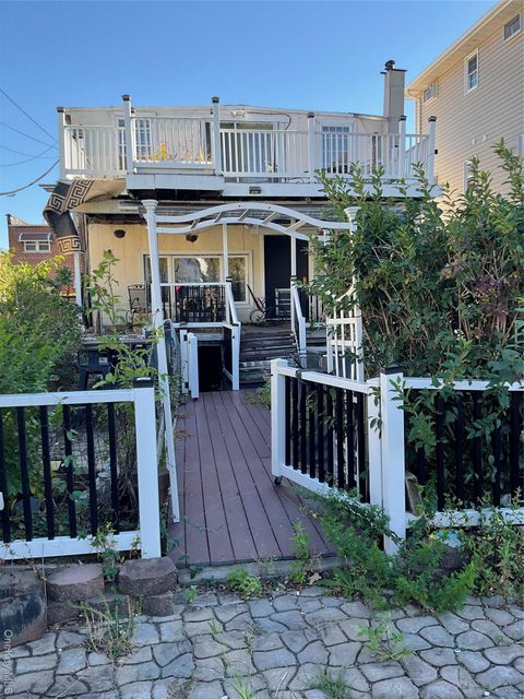 Photo of 444 Underhill Avenue, Bronx, NY 10473 (MLS # 927317)