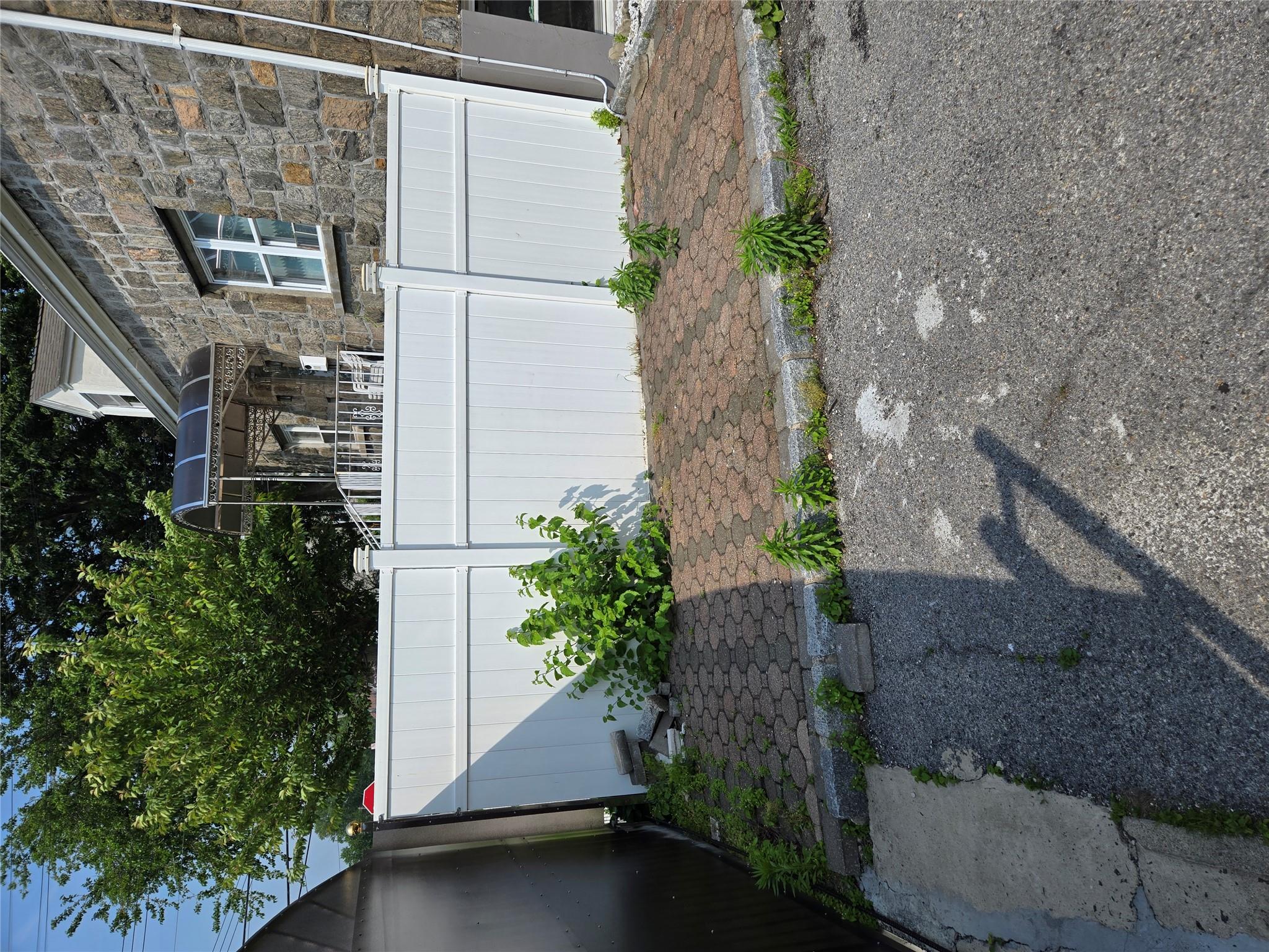 Rental Property at Roosevelt Street, Yonkers, New York - Bedrooms: 2 
Bathrooms: 1 
Rooms: 5  - $3,000 MO.