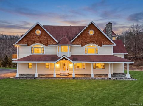 Homes For Sale - 48 Eastview Lane<br/> Red Hook, NY 12571