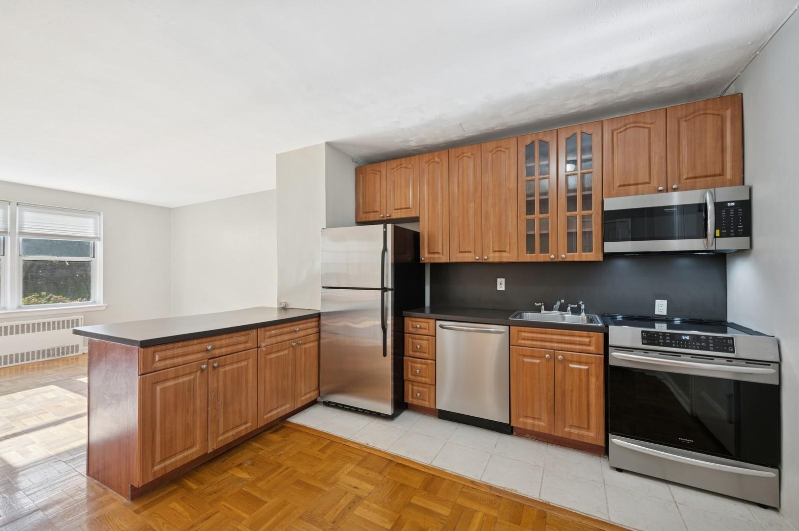 Powells Cove Boulevard 1M, Beechhurst, Queens, NY - 1 Bedrooms  
1 Bathrooms  
3 Rooms - 