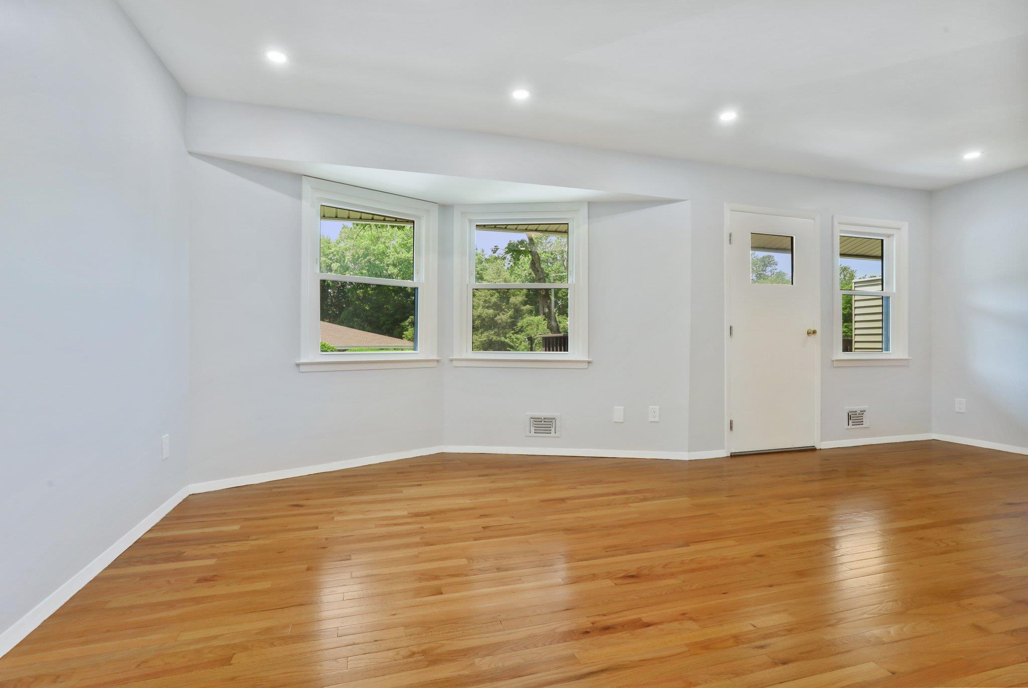 34 Warwick Place D