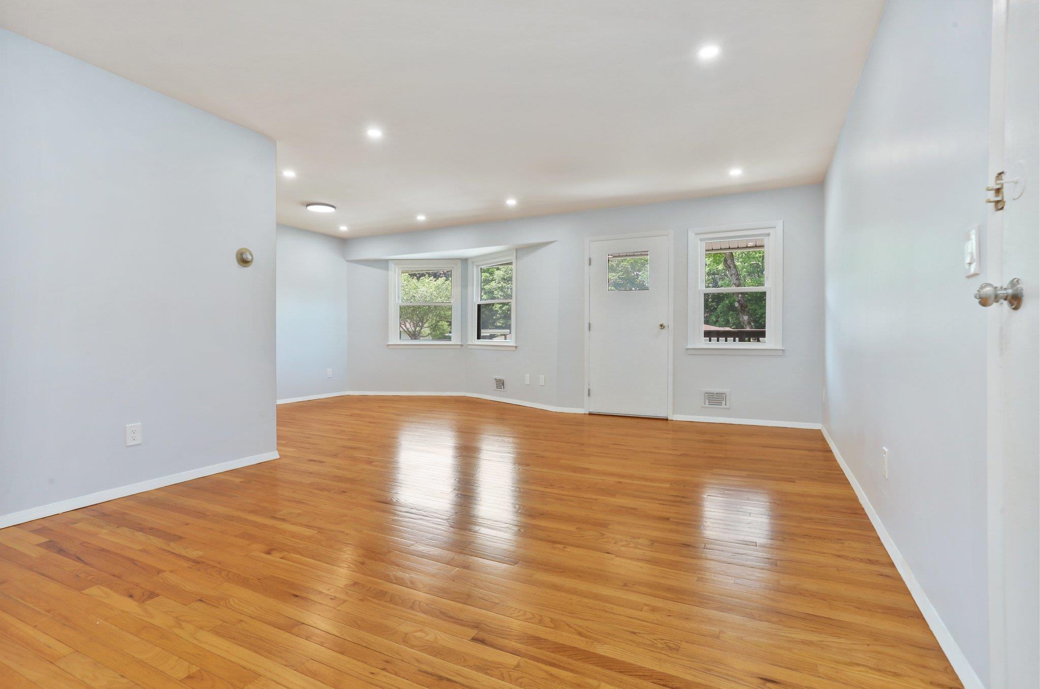 34 Warwick Place D