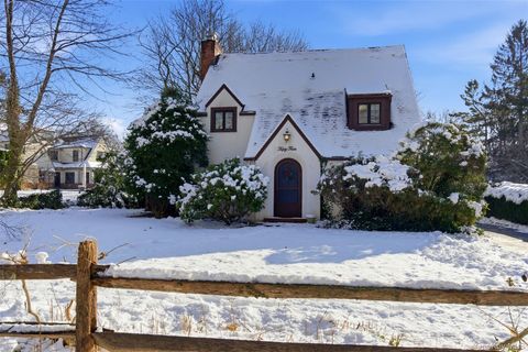 54 Summit Drive Manhasset NY 11030