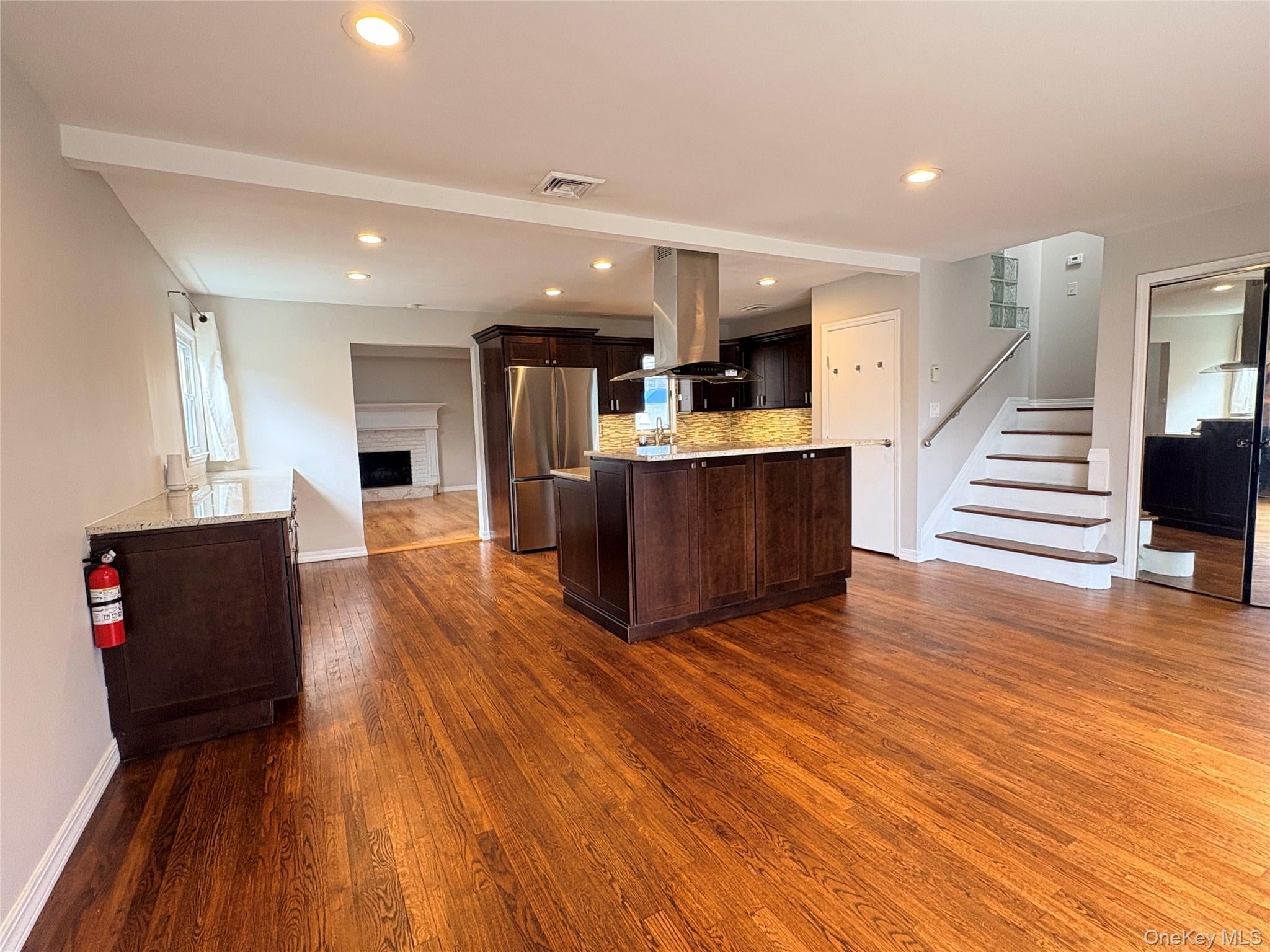 32 Garnet Lane