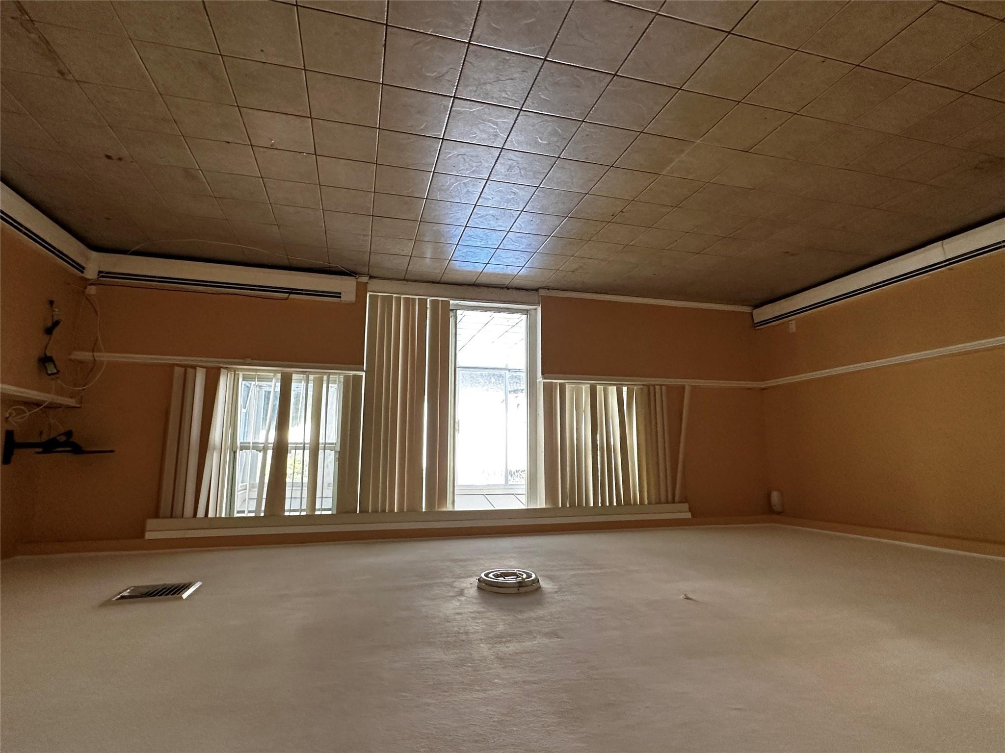 827 Eastfield Road, Westbury, New York image 19