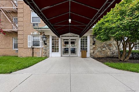 Condo For Sale - 84-29 153rd Avenue #5A<br/> Queens County, Howard Beach, NY 11414
