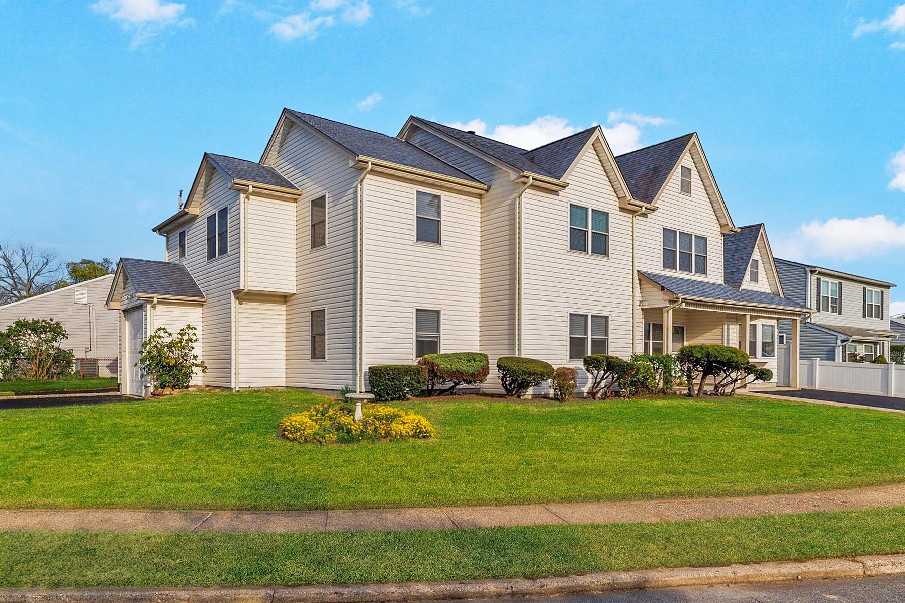 4203 Harriet Road, Bethpage, New York image 2