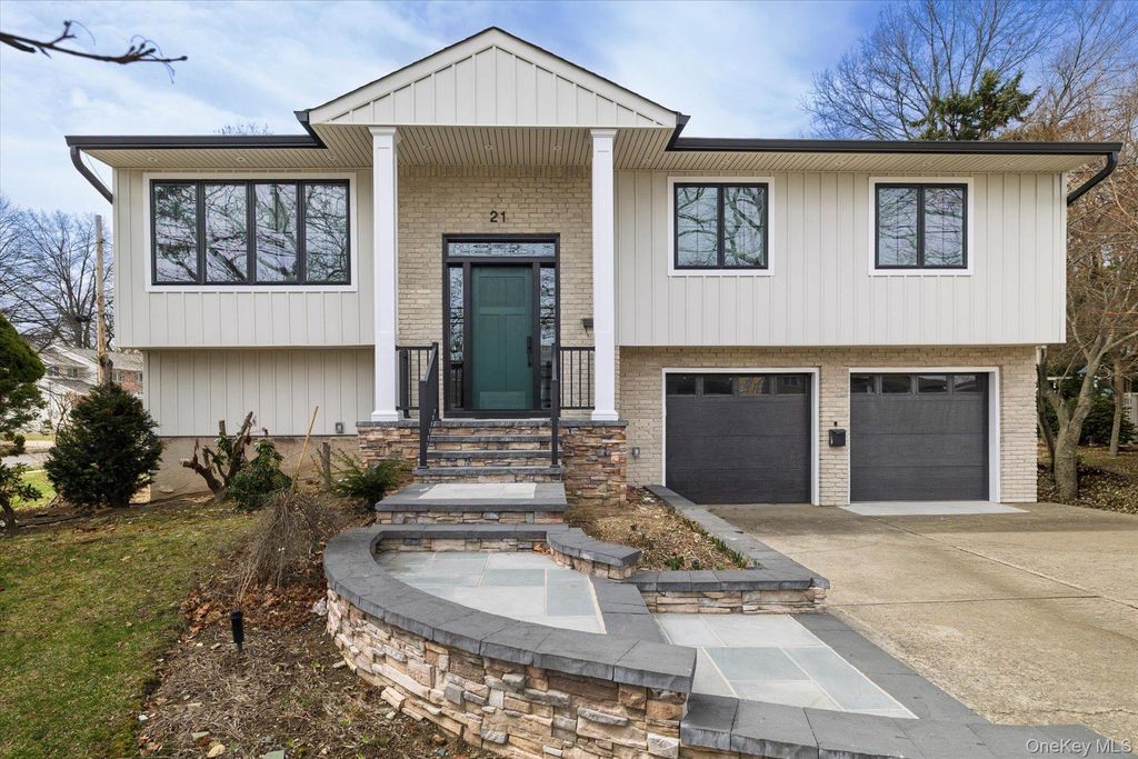 Photo of 21 Dunhill Road, New Hyde Park, NY 11040 (MLS # 980530)