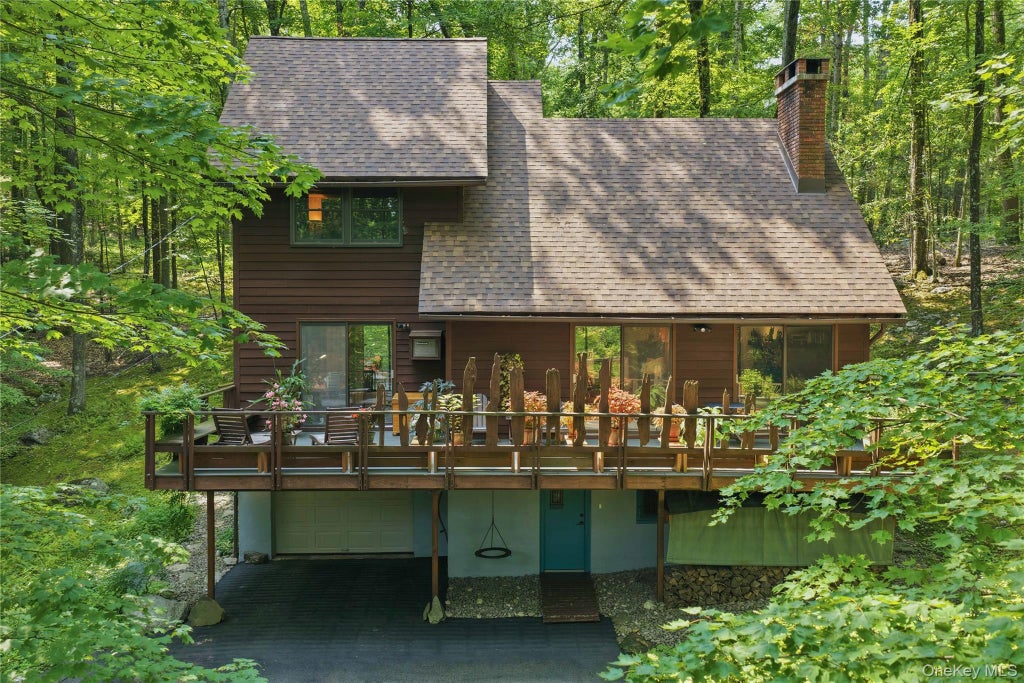 Photo of 9 Crescent Lane, New Paltz, NY 12561 (MLS # 1032911)