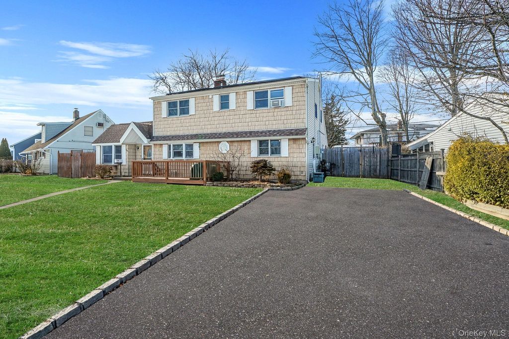 Photo of 68 Coppersmith Road, Levittown, NY 11756 (MLS # 961678)