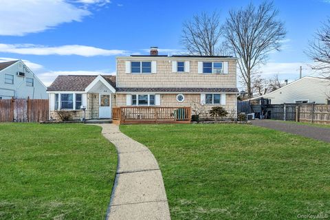 68 Coppersmith Road Levittown NY 11756