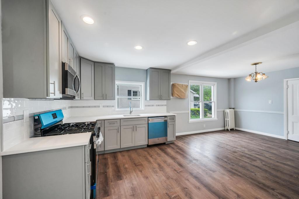 45 Jefferson Avenue, Lynbrook, New York image 10