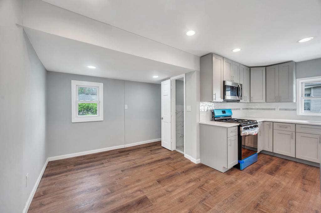 45 Jefferson Avenue, Lynbrook, New York image 13