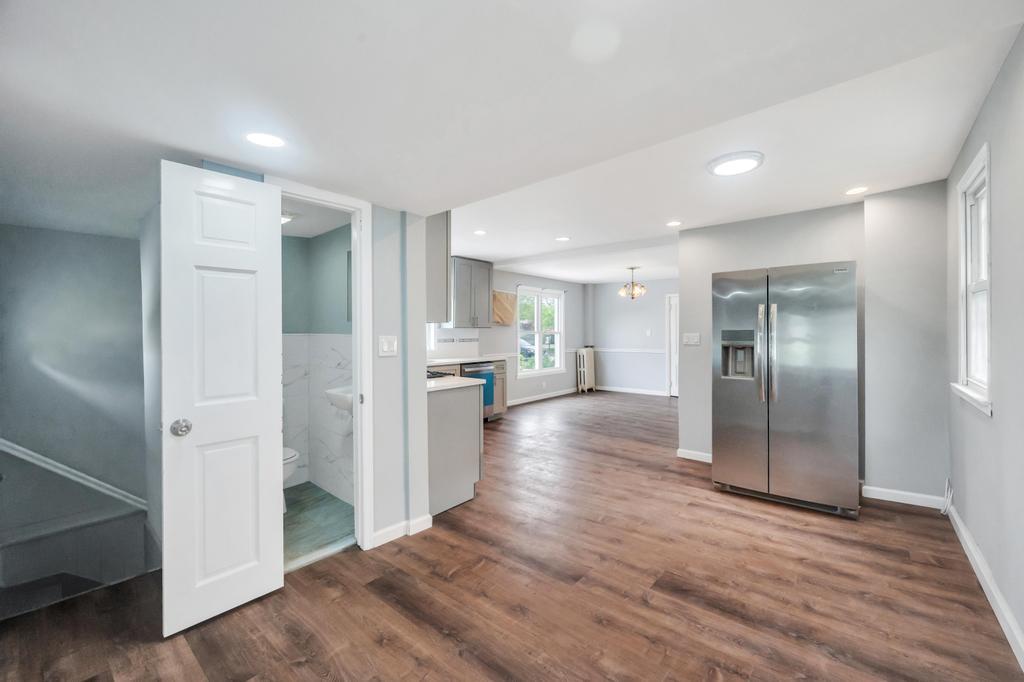 45 Jefferson Avenue, Lynbrook, New York image 16
