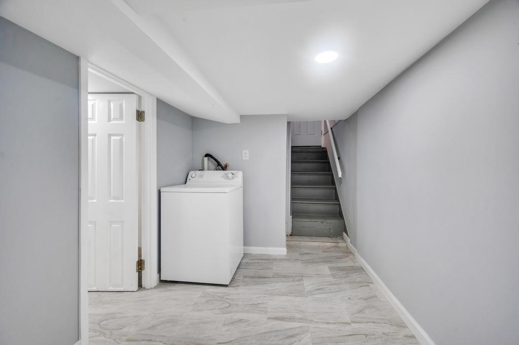 45 Jefferson Avenue, Lynbrook, New York image 30