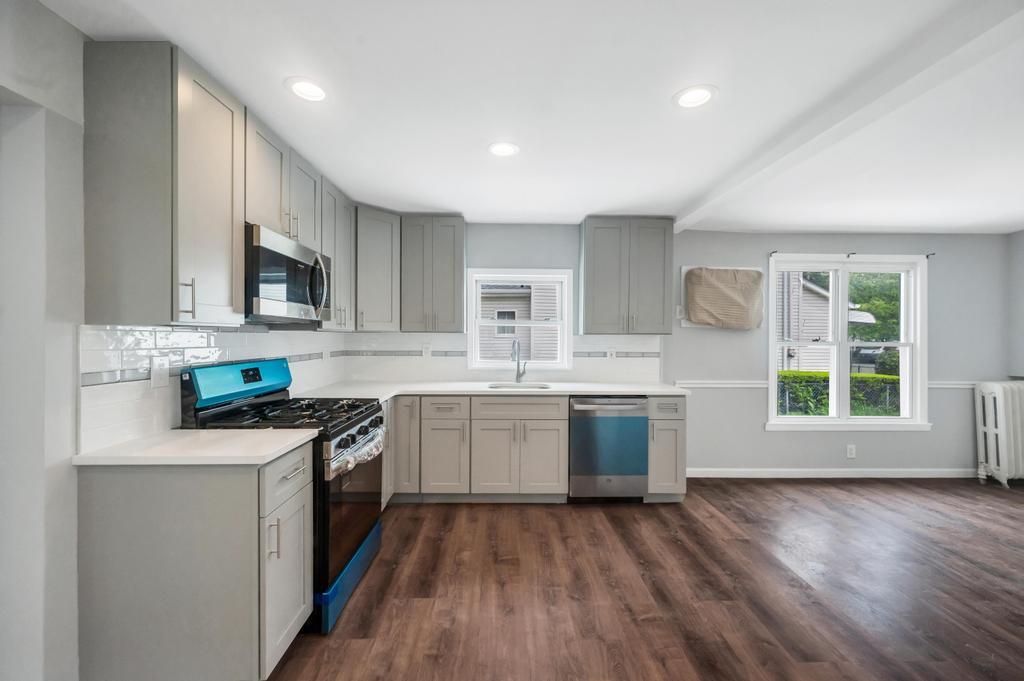 45 Jefferson Avenue, Lynbrook, New York image 9