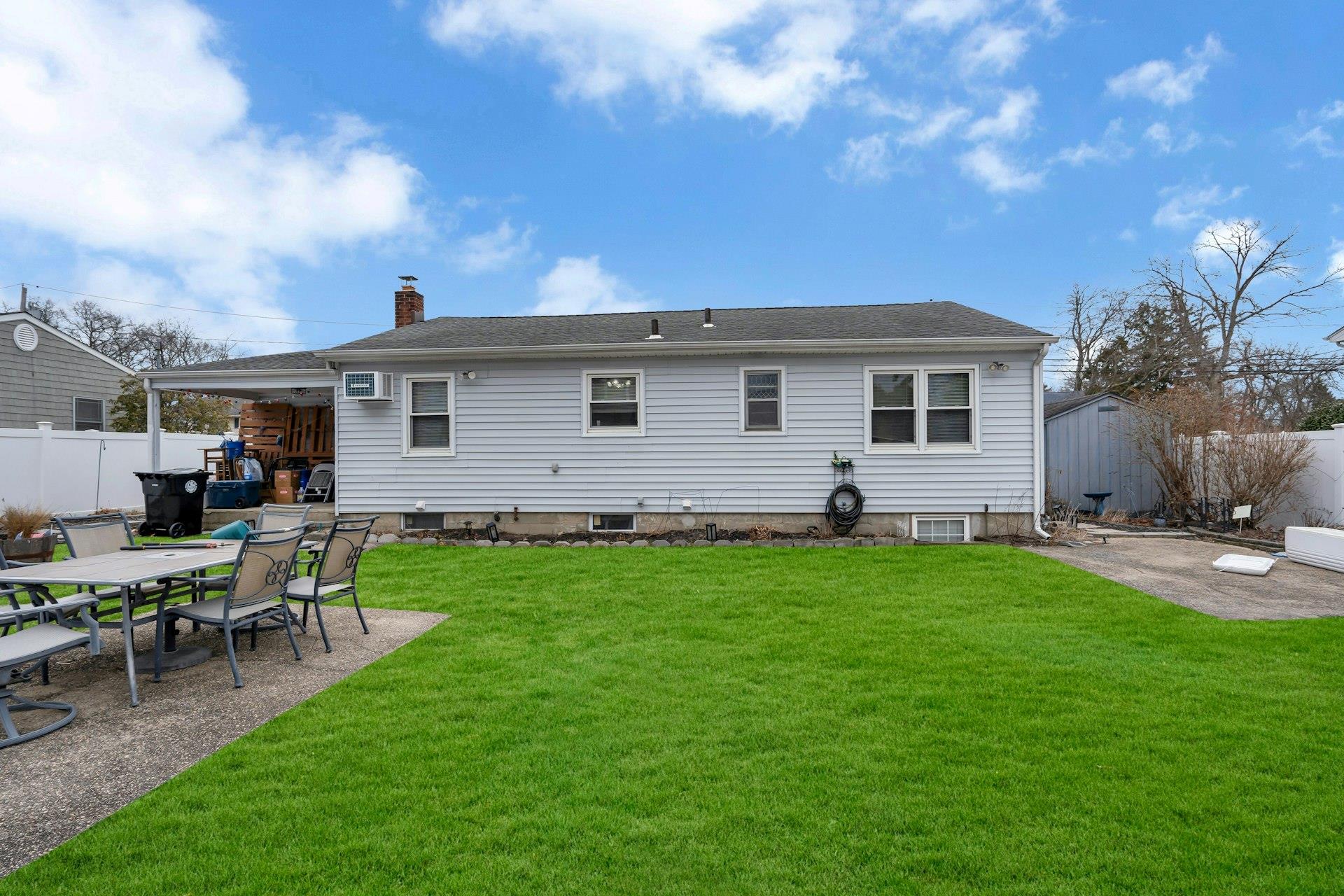 1664 Fairfax Avenue, West Islip, New York image 27