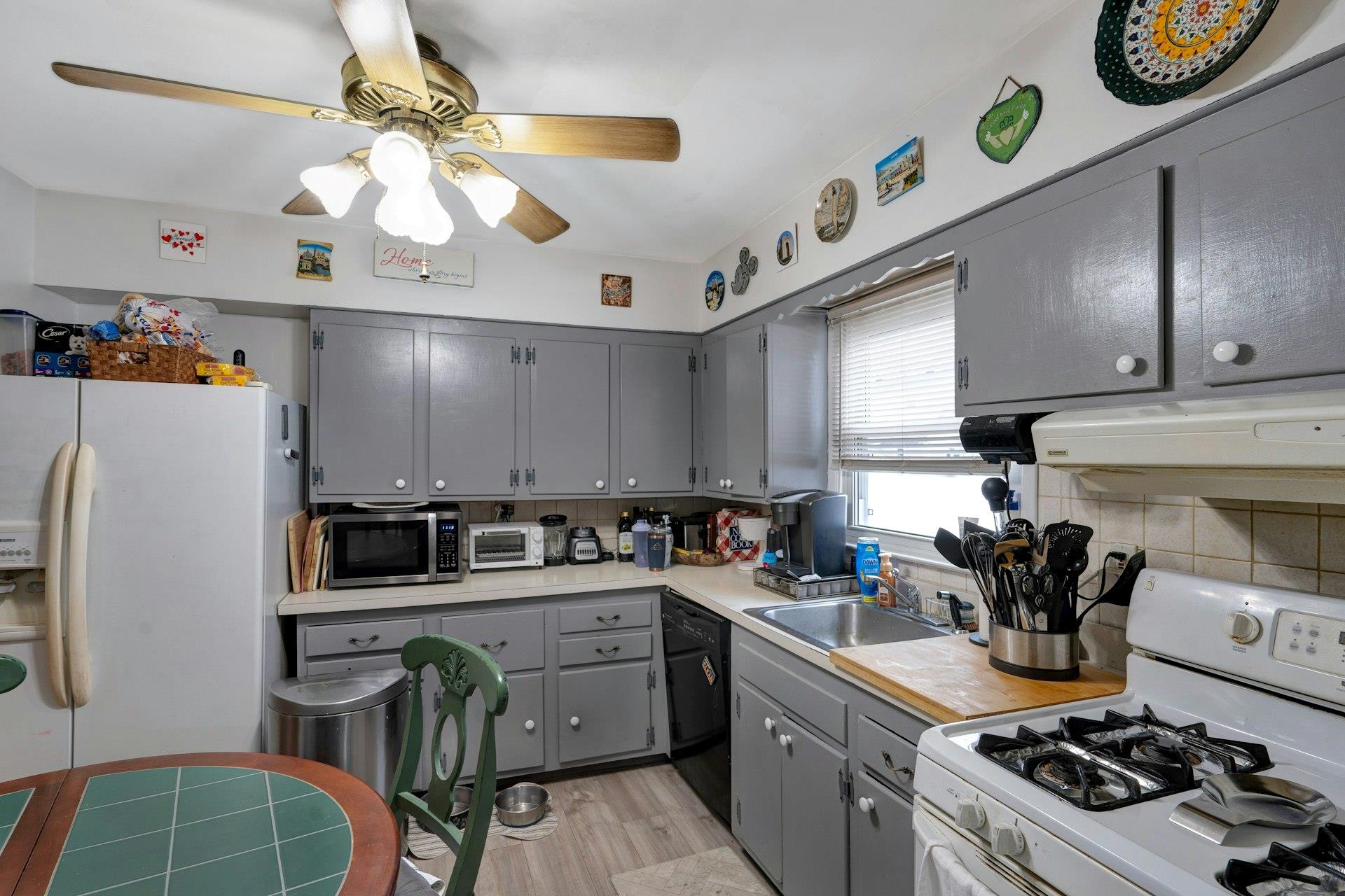 1664 Fairfax Avenue, West Islip, New York image 8