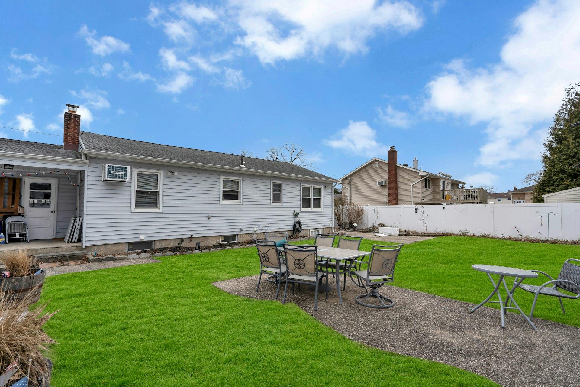 1664 Fairfax Avenue, West Islip, New York image 24