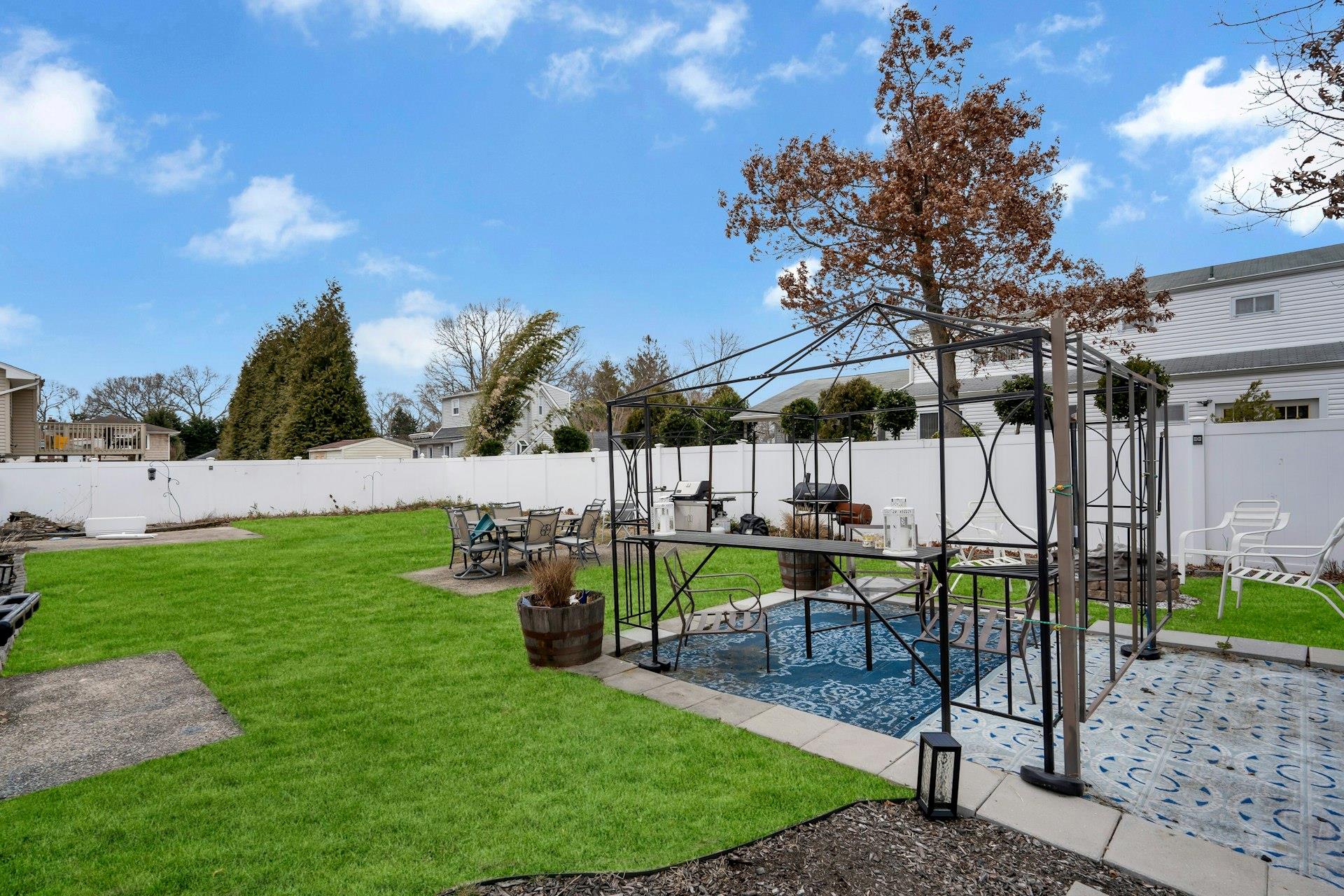 1664 Fairfax Avenue, West Islip, New York image 23