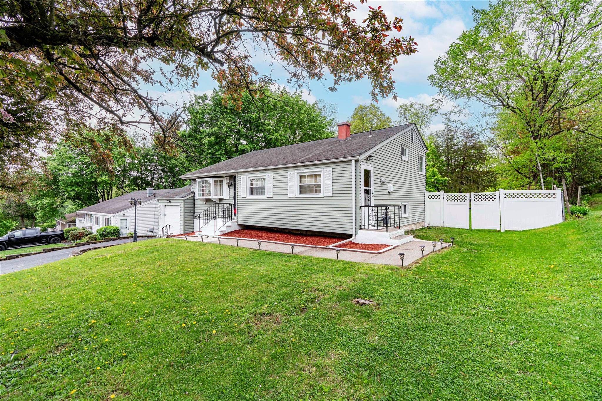 8 Neversink Drive