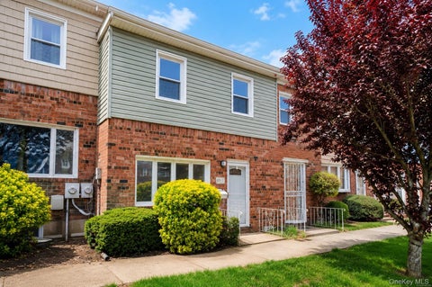 Condo For Sale - 426 N Corona Avenue #7<br/> Valley Stream, NY 11580