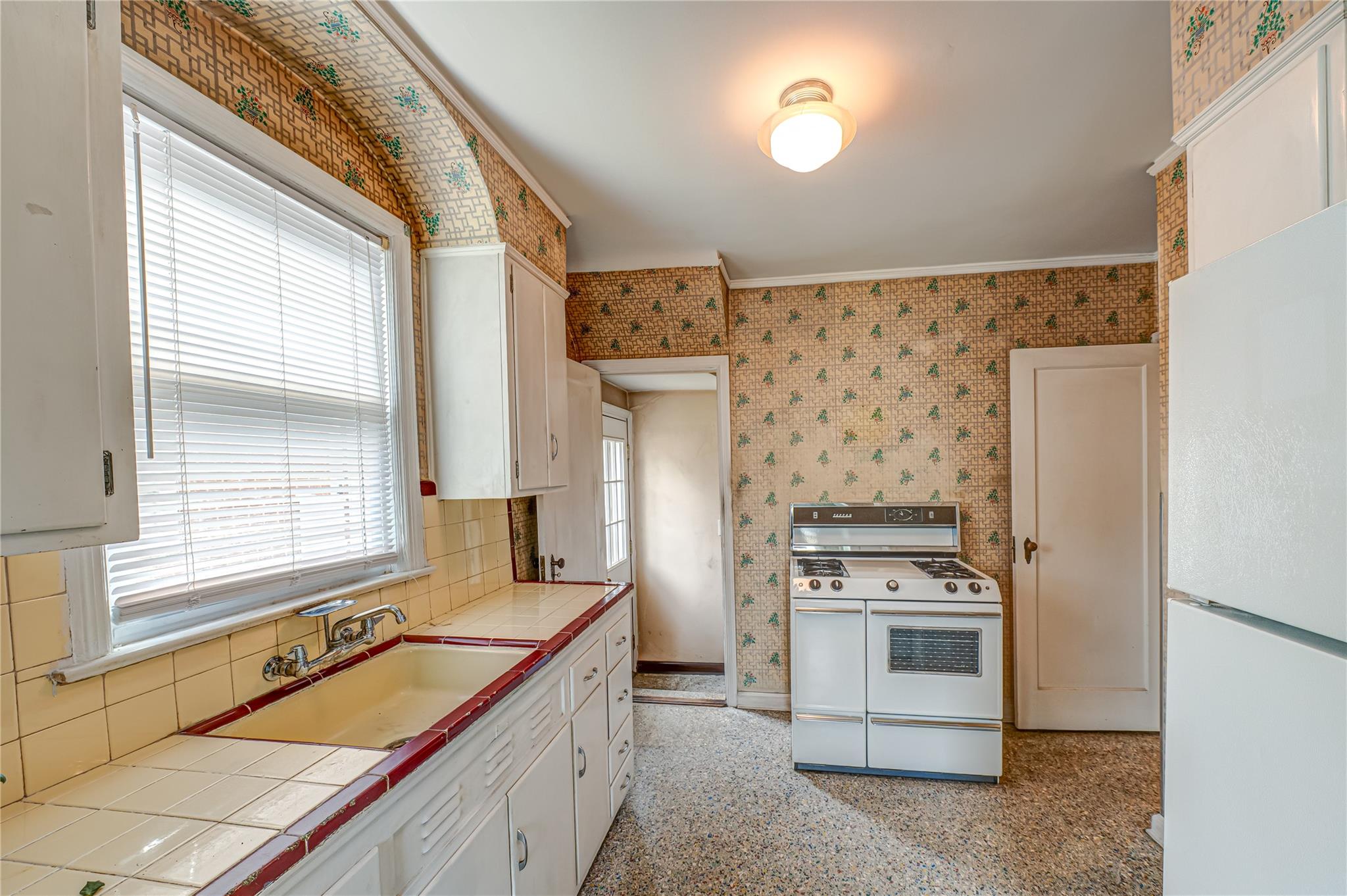 154 Randolph Avenue, Franklin Square, New York image 10