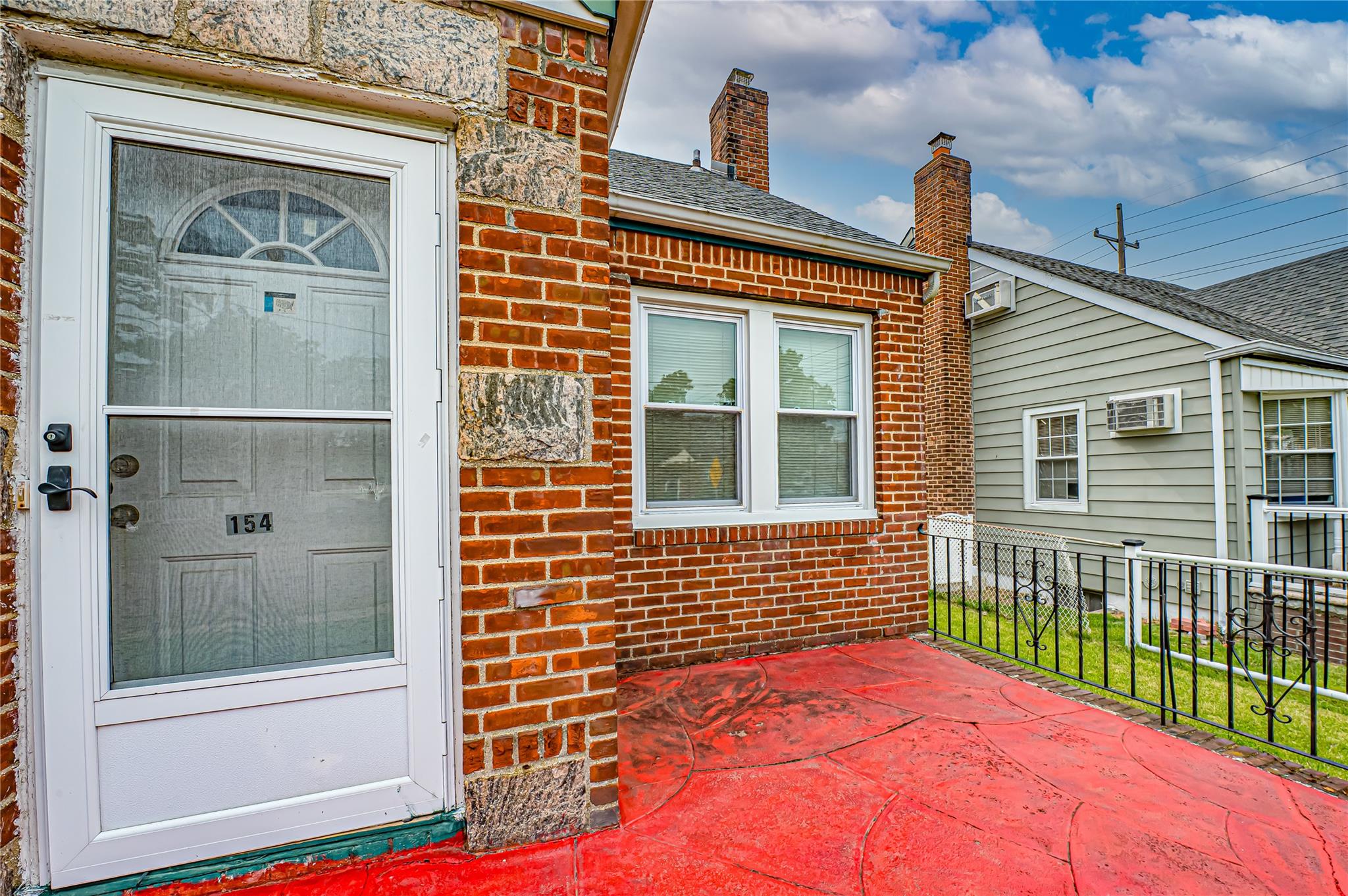 154 Randolph Avenue, Franklin Square, New York image 2