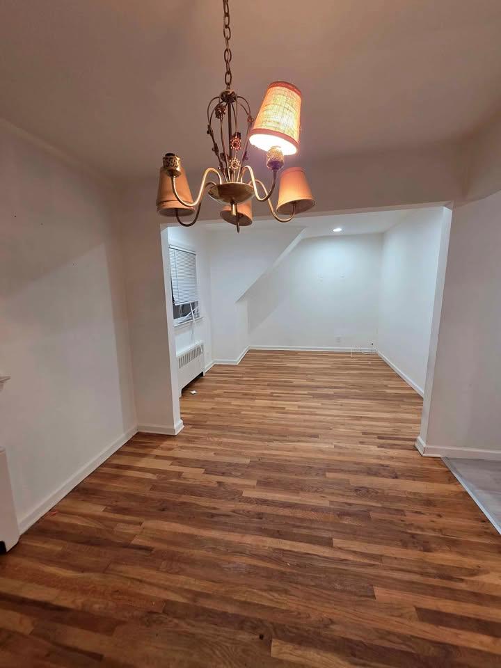271 Street 2nd Floor, New Hyde Park, Queens, NY - 3 Bedrooms  
1 Bathrooms  
7 Rooms - 