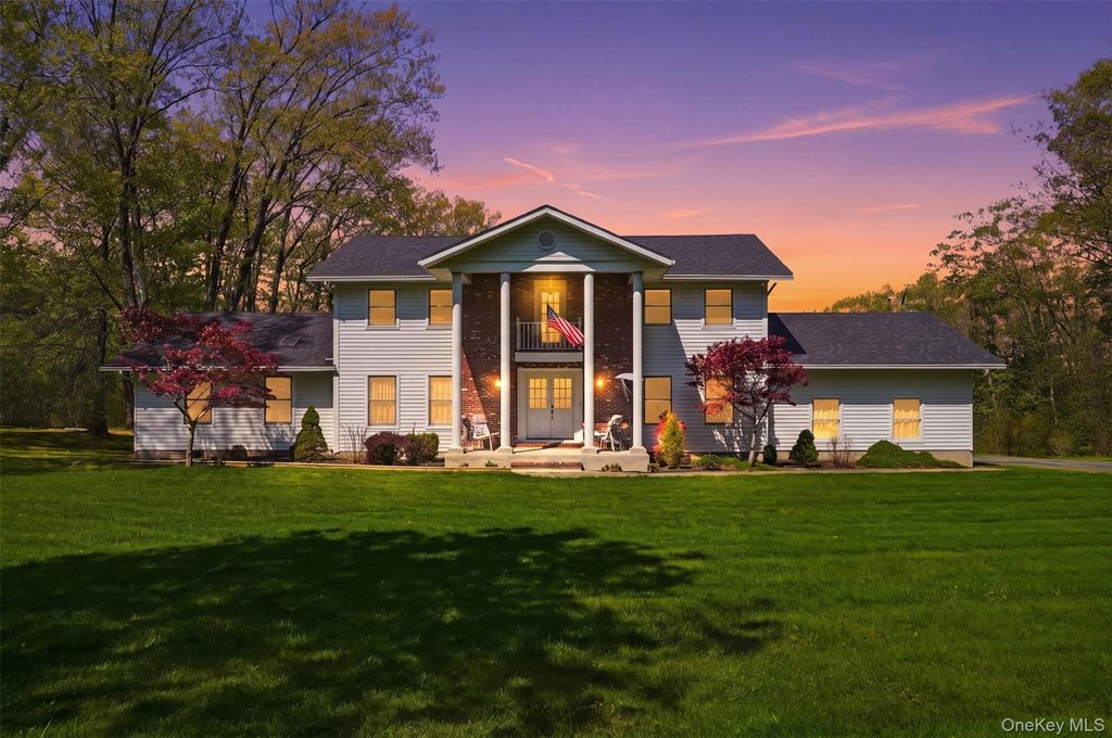 Photo of 32 Sunset Circle, Germantown, NY 12526 (MLS # 997474)