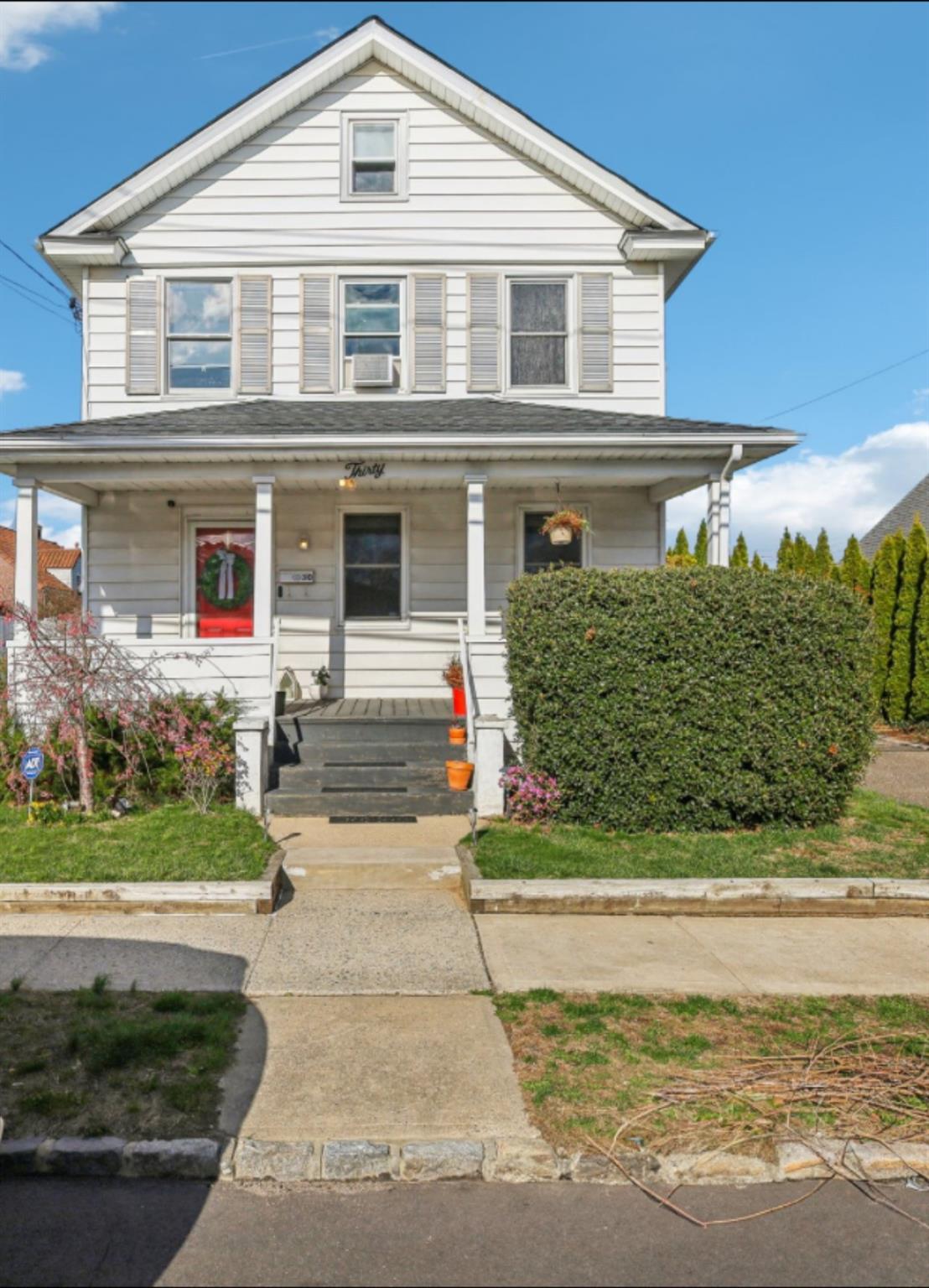 30 Central Avenue, New Hyde Park, New York image 1