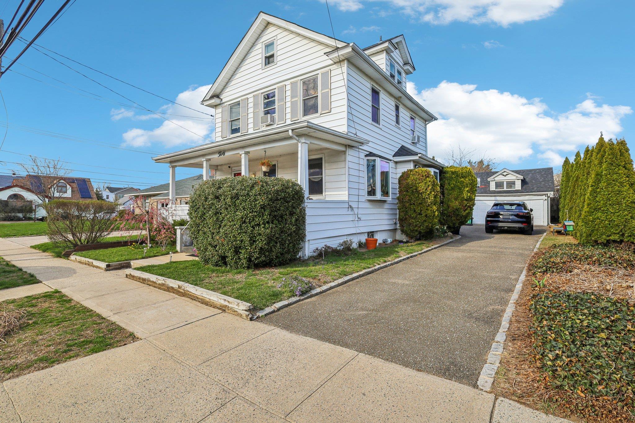 30 Central Avenue, New Hyde Park, New York image 2