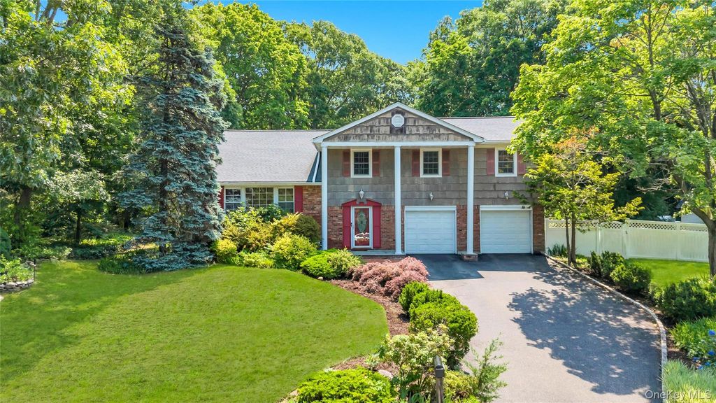 Photo of 3 Spruce Circle, Farmingville, NY 11738 (MLS # 1022549)
