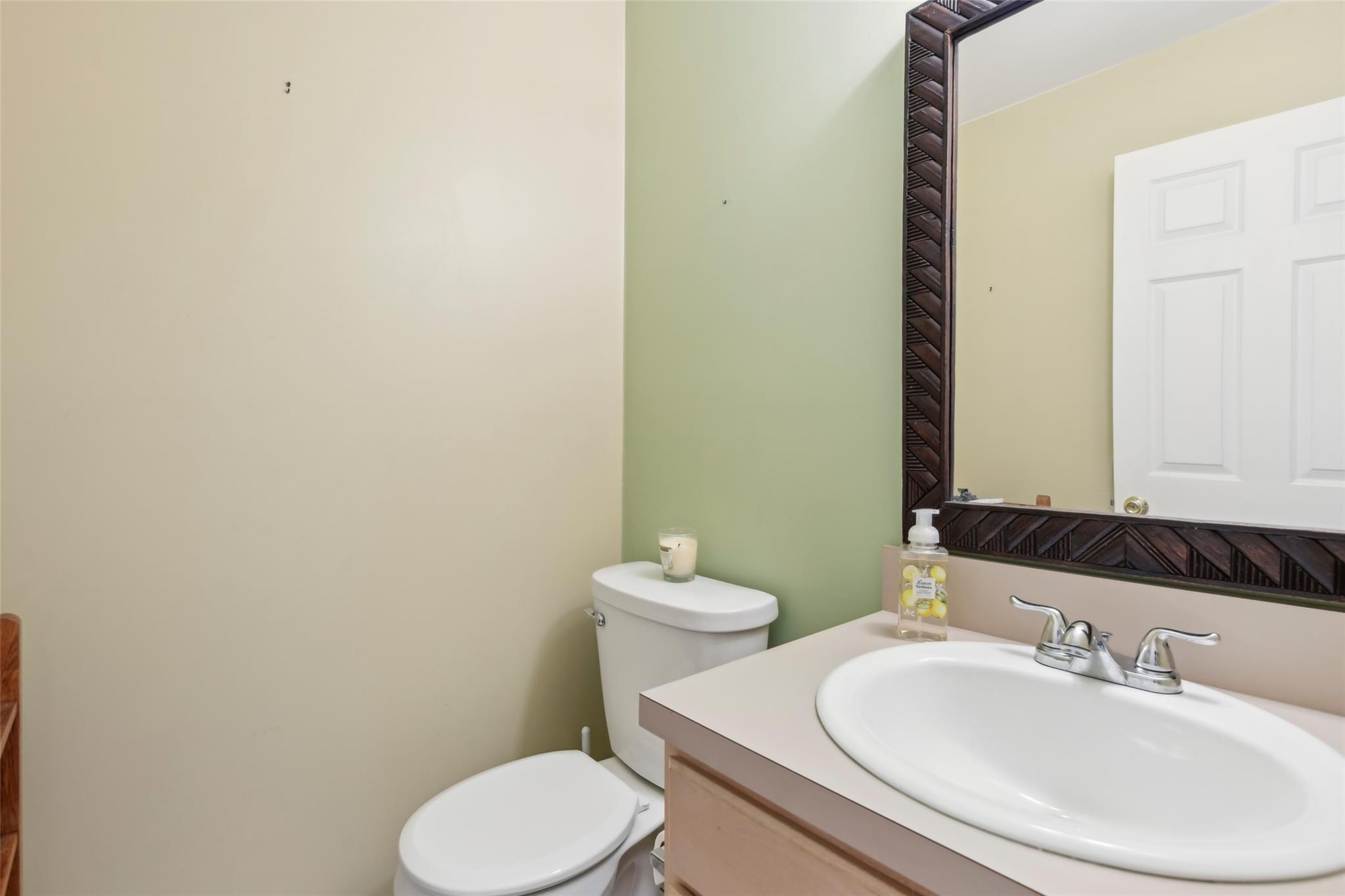 30 Joyces Way, Bay Shore, New York image 16