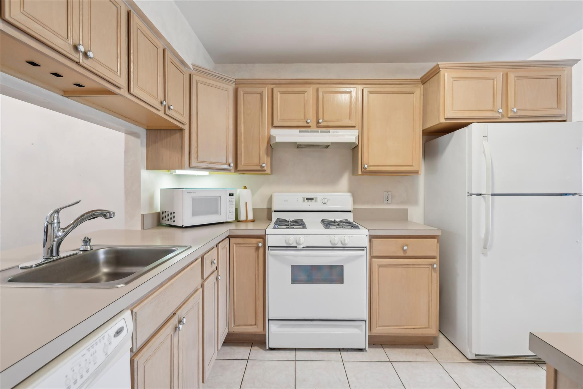 30 Joyces Way, Bay Shore, New York image 8